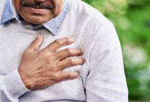 Photo of 7 SYMPTOMS OF HEART ATTACK PEOPLE OFTEN IGNORE (Must Read)